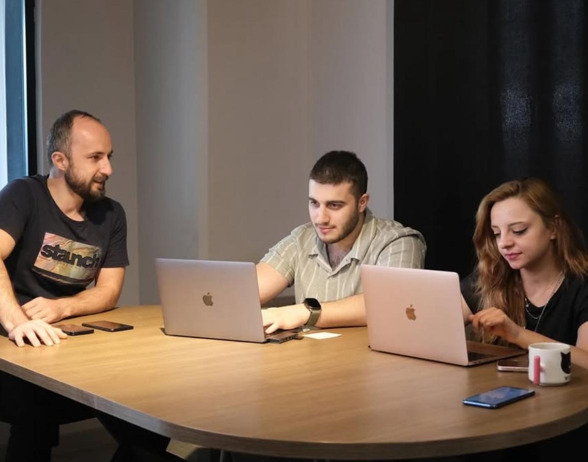 Yüz Yüze Ve Online Eğitimler 